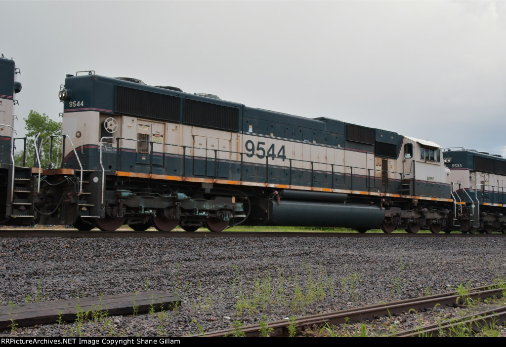 BNSF 9544 Roster shot.